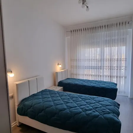 Odahousetirana * Tirana