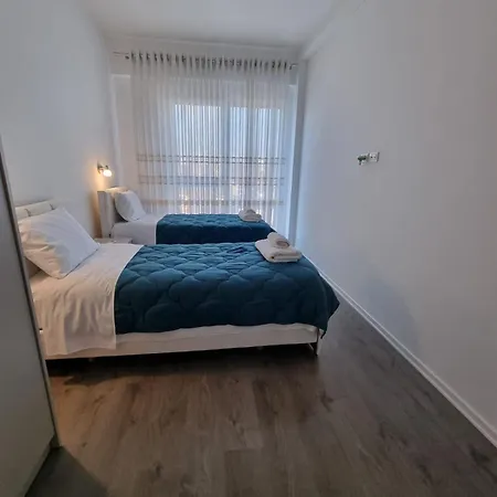 Odahousetirana * Tirana