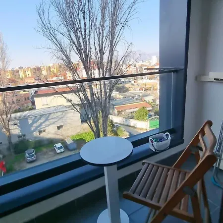 Odahousetirana * טיראנה