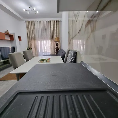 Odahousetirana * טיראנה